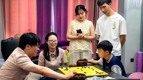 马内双响助拜仁6-2大胜，德甲6连胜领跑全队火力全开